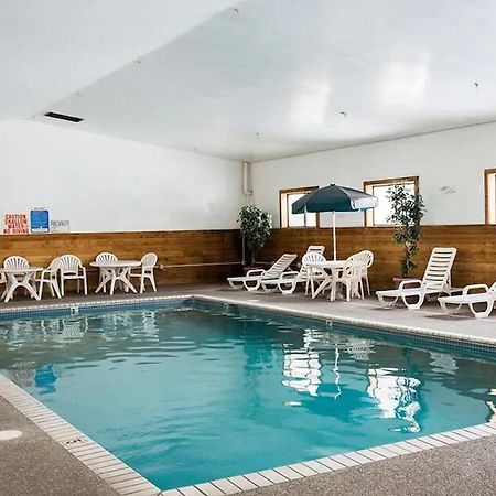 Norwood Inn And Suites - Minneapolis-St Paul Roseville Ngoại thất bức ảnh