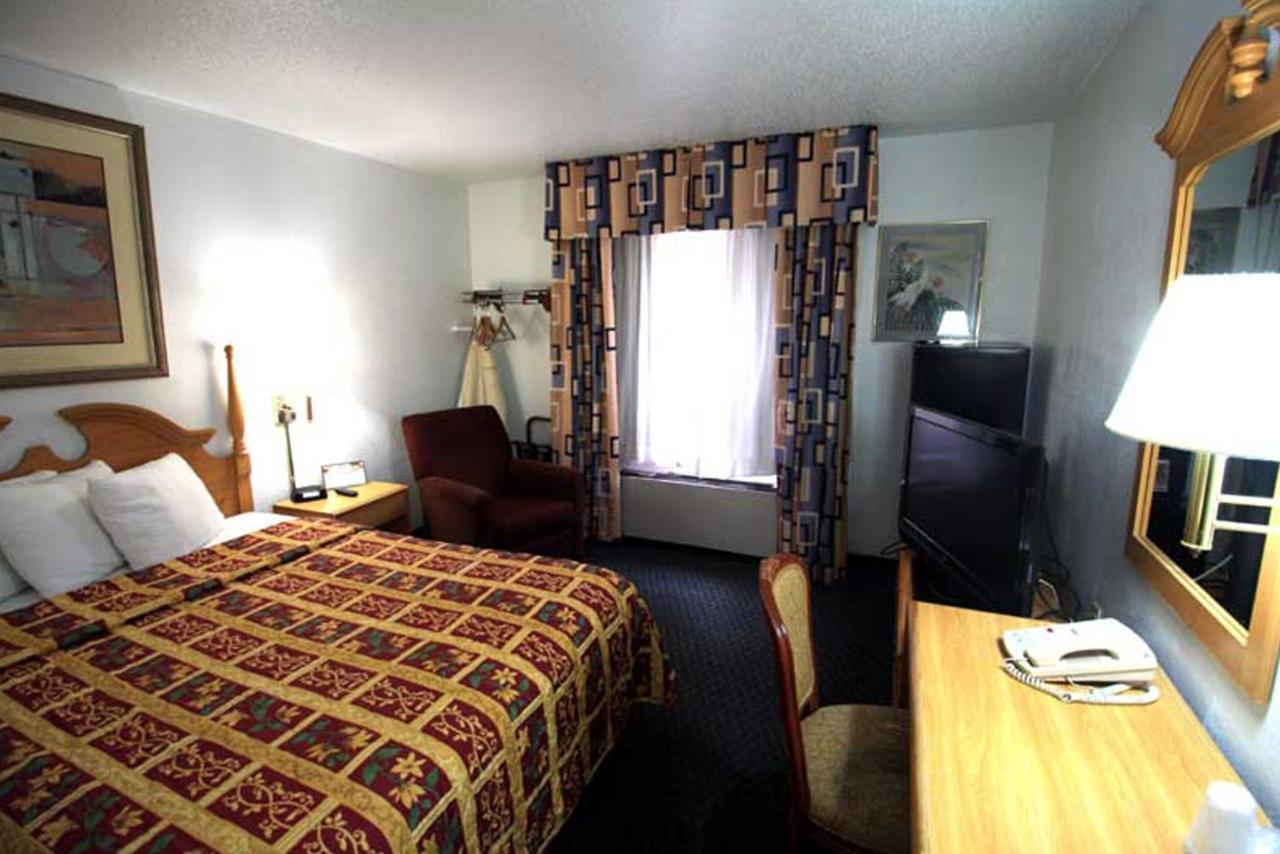 Norwood Inn And Suites - Minneapolis-St Paul Roseville Ngoại thất bức ảnh