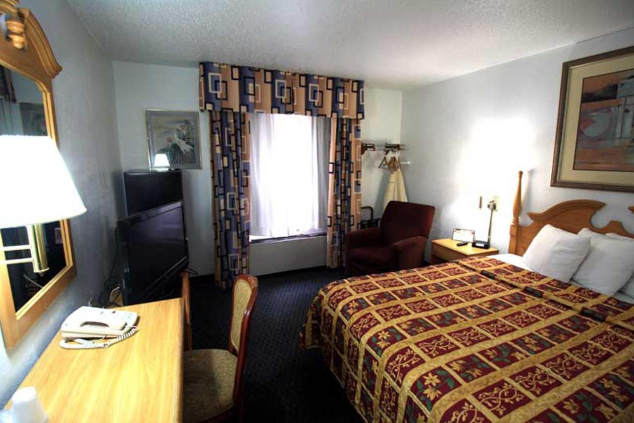 Norwood Inn And Suites - Minneapolis-St Paul Roseville Ngoại thất bức ảnh