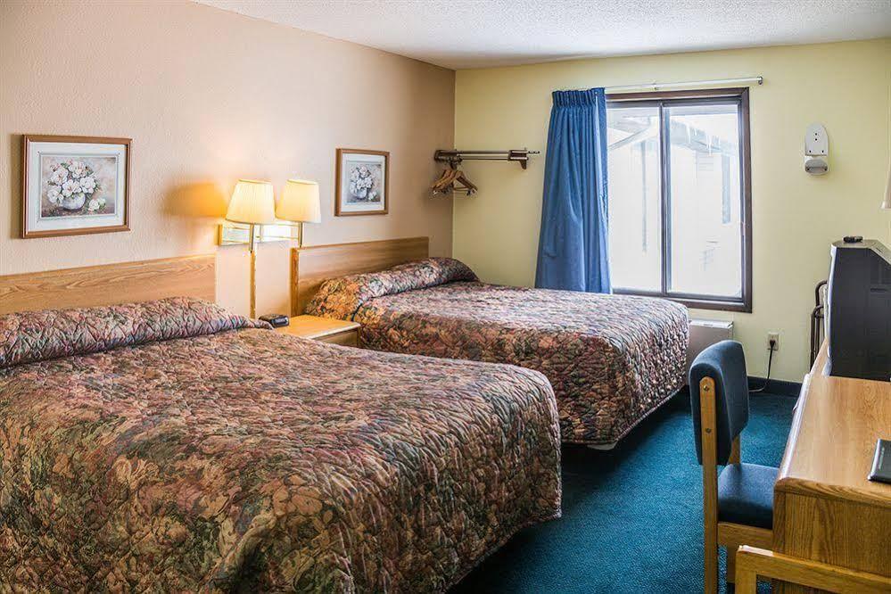 Norwood Inn And Suites - Minneapolis-St Paul Roseville Ngoại thất bức ảnh
