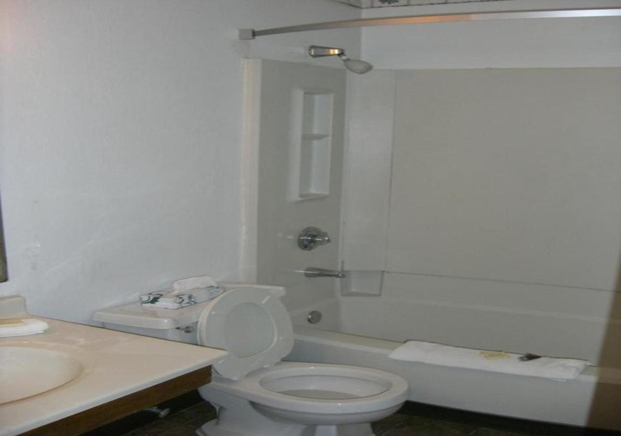 Norwood Inn And Suites - Minneapolis-St Paul Roseville Ngoại thất bức ảnh