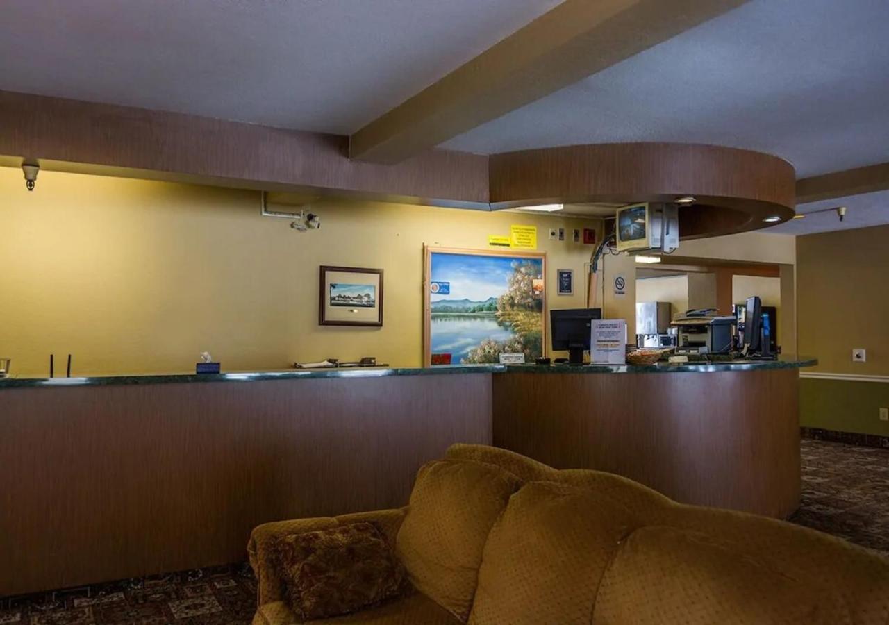 Norwood Inn And Suites - Minneapolis-St Paul Roseville Ngoại thất bức ảnh