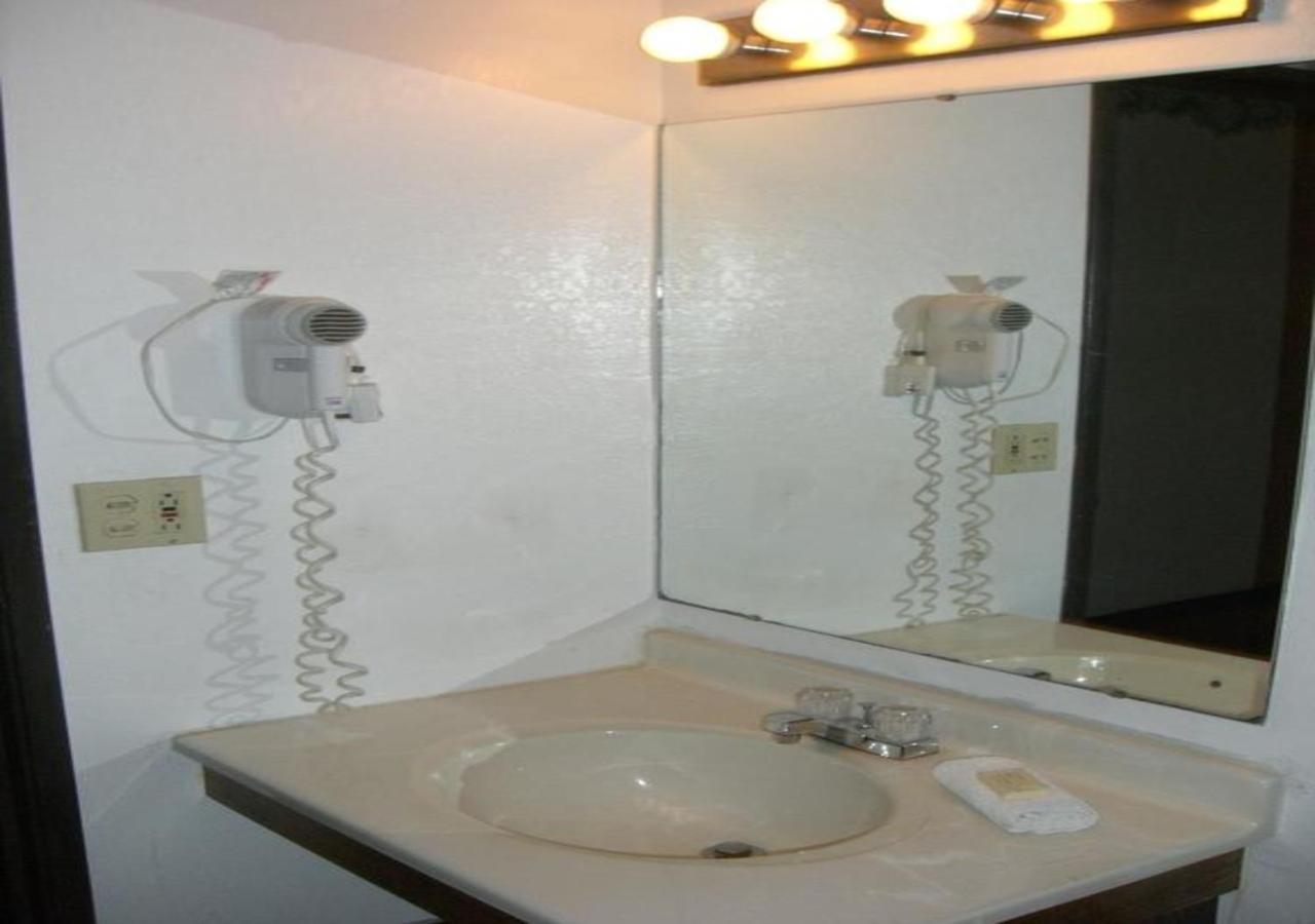 Norwood Inn And Suites - Minneapolis-St Paul Roseville Ngoại thất bức ảnh
